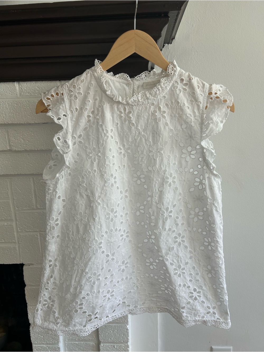 White Floral Eyelet Ruffle-Trim Camisole Size M